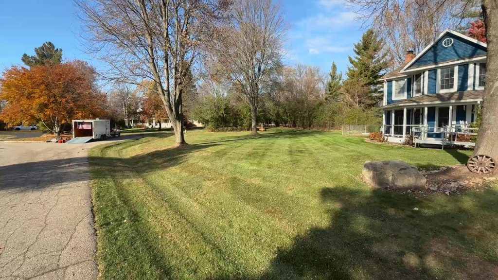 Mulching Leaves: Cub Cadet Pro X 660